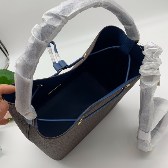 Michael Kors Suri Large Bucket Crossbody/ Brown - Picture 6 of 10